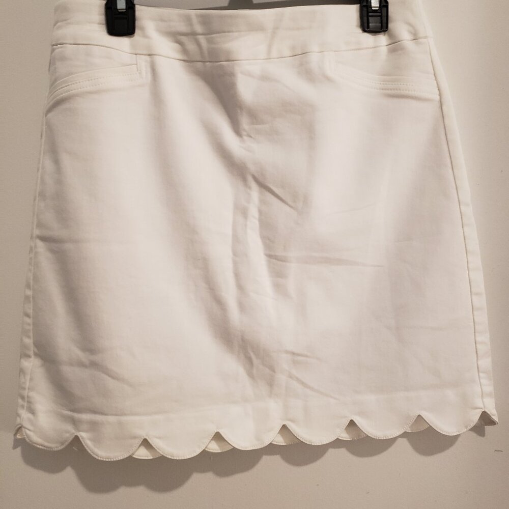 Croft & Barrow- New, White Short/Skirt-Sze 10!
